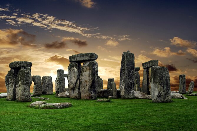 Private Windsor Castle, Stonehenge, The City of Bath Day Tour - Road Break at Fleet Services on the M3 (Lunch and Restrooms)