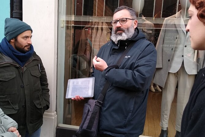 Queen Highlights Walking Tour of London - The Long Kensington Segment: Queen London Highlights in Royal Borough