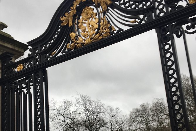Rich people behaving badly - Tudor bedroom politics near Henry VIII and Anne Boleyn