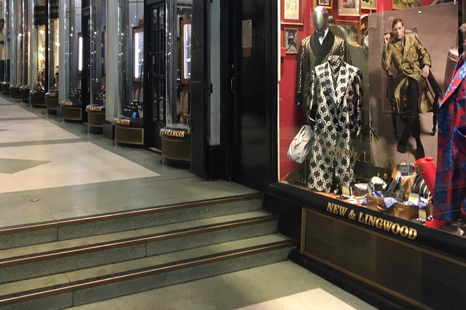 Rich people behaving badly - Old Queen Street: Queen Anne, The Favourite, and why gossip sticks