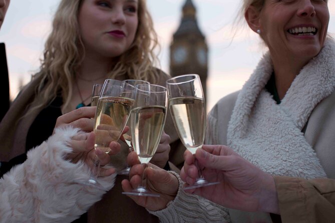 River Thames Evening Cruise with Sparkling wine and Canapés - Food and drinks: how the included snacks fit your evening plan