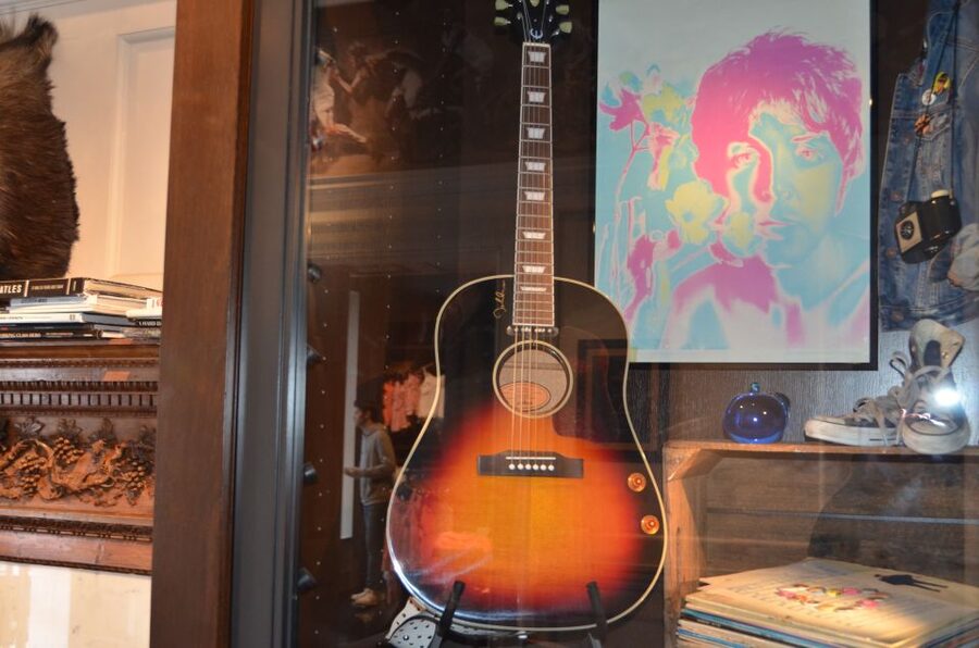 Rock ‘n Roll London Tour By London Taxi - Tin Pan Alley to Beatles HQ: the music geography shortcut