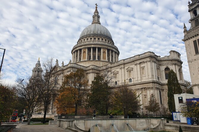 Roman Ruins to Blitz Bombings: A Walking Tour of London's Fiery History - A London History Walk That Links Roman Traces to Wartime Scars