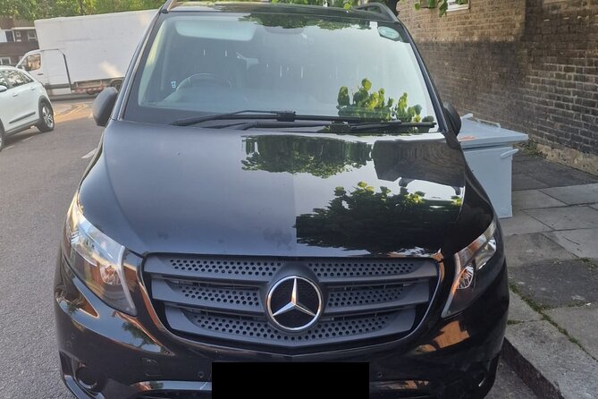 Round Trip Taxi Transfer - Heathrow Airport To & From London - Meeting the driver: what you should watch for at Heathrow