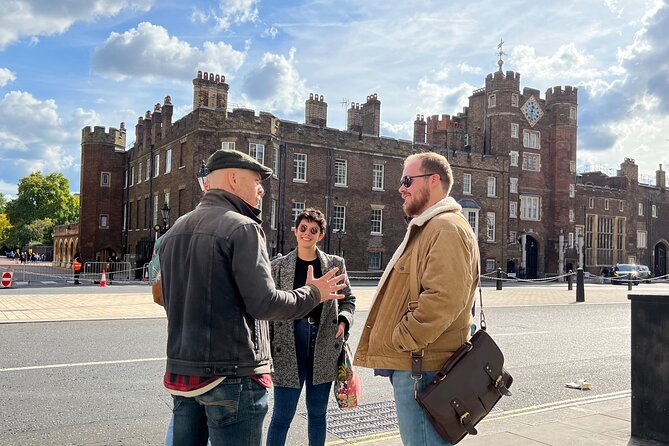 Royal Historic Pubs Walking Guided Tour in London - Why a royal pub walk works better than a museum day