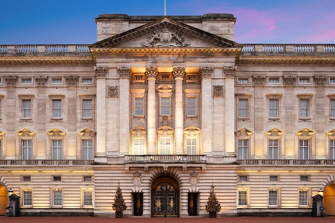 Royal London Guided Tour with Changing of the Guard - The coach ride: WiFi, USB, and why the headsets change everything