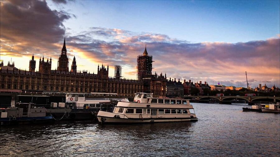 Royal London: Tudors & Stuarts Walking Tour - A Stuart-era spotlight tied to Shakespeare