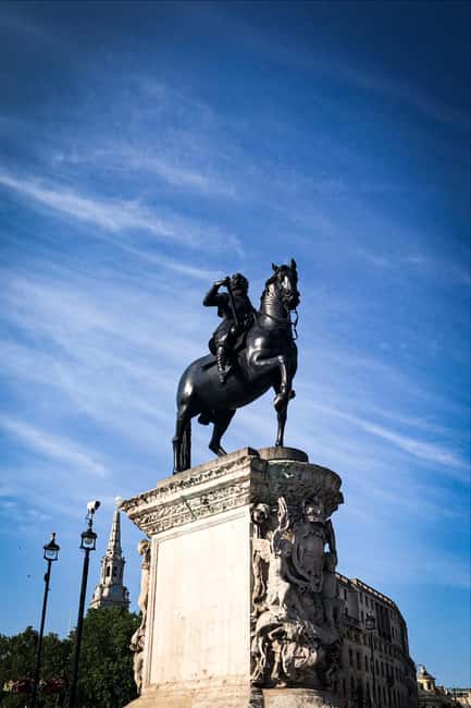 Royal London: Tudors & Stuarts Walking Tour - Charles I and the tragedy of following footsteps