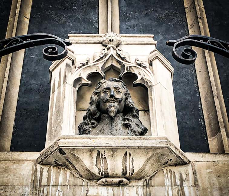 Royal London: Tudors & Stuarts Walking Tour - When the largest royal palace once stood