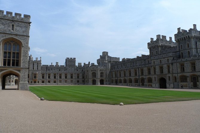 Royal Windsor, Oxford & Cotswold Private Tour - Windsor Castle and St George’s Chapel: The Royal Hit in One Stop