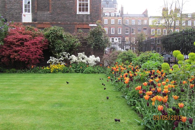 Secret Gardens of London Private Tour - Temple Gardens among the Inns of Court: quiet paths between history