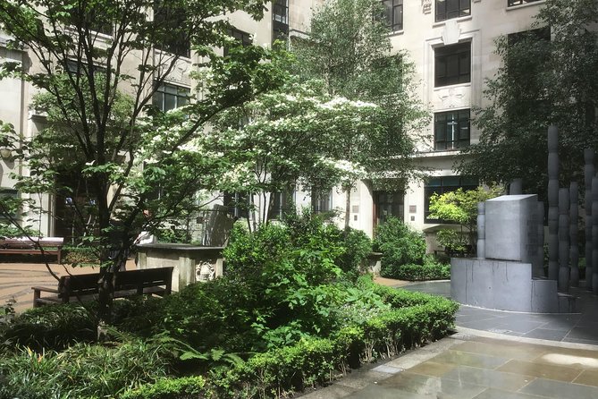 Secret Gardens of the City of London Private Tour - Cornhill and Guildhall: secret passageways, Roman echoes, and real churchyard time