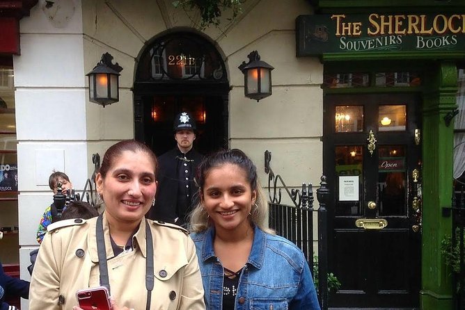 Secret London Private Taxi Tour - Dickens-era alleys and the thrill of narrow back streets