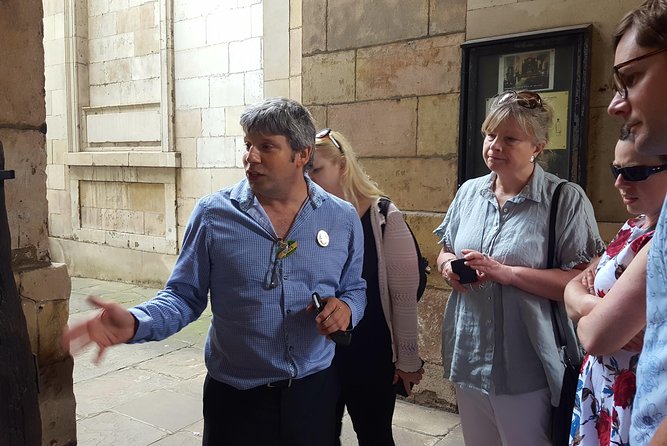 Secret London Private Taxi Tour - Secret gardens, 17th-century taverns, and the slower pace of small places