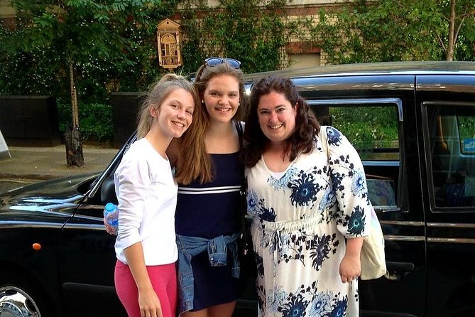 Secret London Private Taxi Tour - The oldest parish church and the Henry VIII statute stop