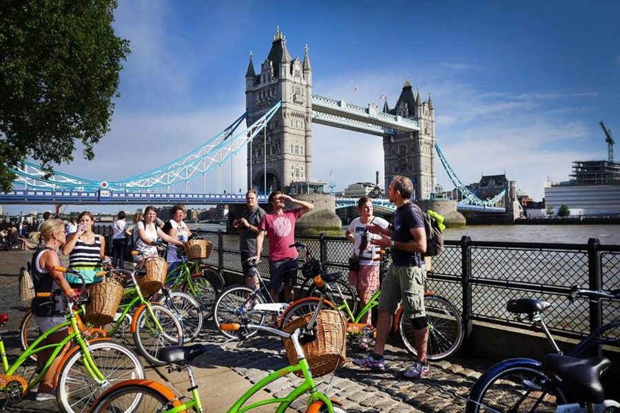 Secret London Tour by Bike - City of London roll-in: Bank of England, the Gherkin, and the old Stock Exchange