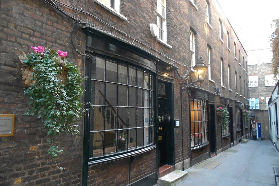 Secrets of London Walking Tour - What This 1.5-Hour Secret Walk Really Delivers