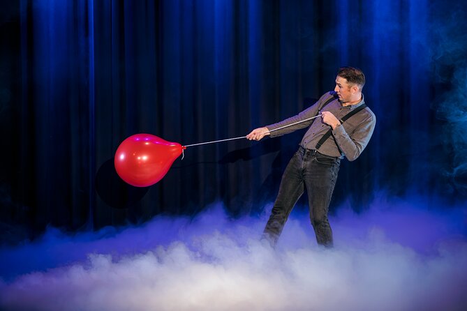 Secrets of The Magic Circle - What happens during the 2.5 hours: tour, close-up acts, theatre finale