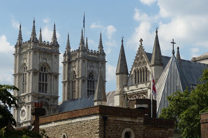 Secrets of Westminster - Getting Started at Parliament Square, Ending Near Green Park
