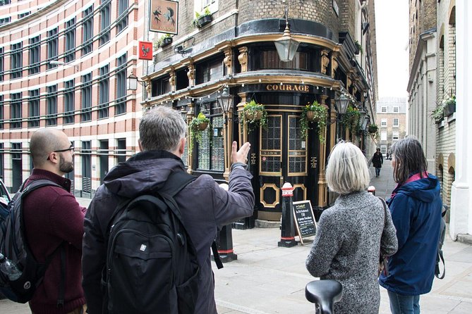 Shakespeare in the City Walk - In Shakespeare's footsteps North of the Thames - Queen Victoria Street to Cheapside: speeches, coat-of-arms, and pub lore