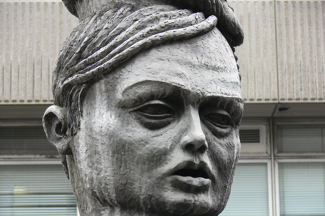 Shakespeare in the City Walk - In Shakespeare's footsteps North of the Thames - Love Lane and Carter Lane: writing style, busts, and not getting starry-eyed