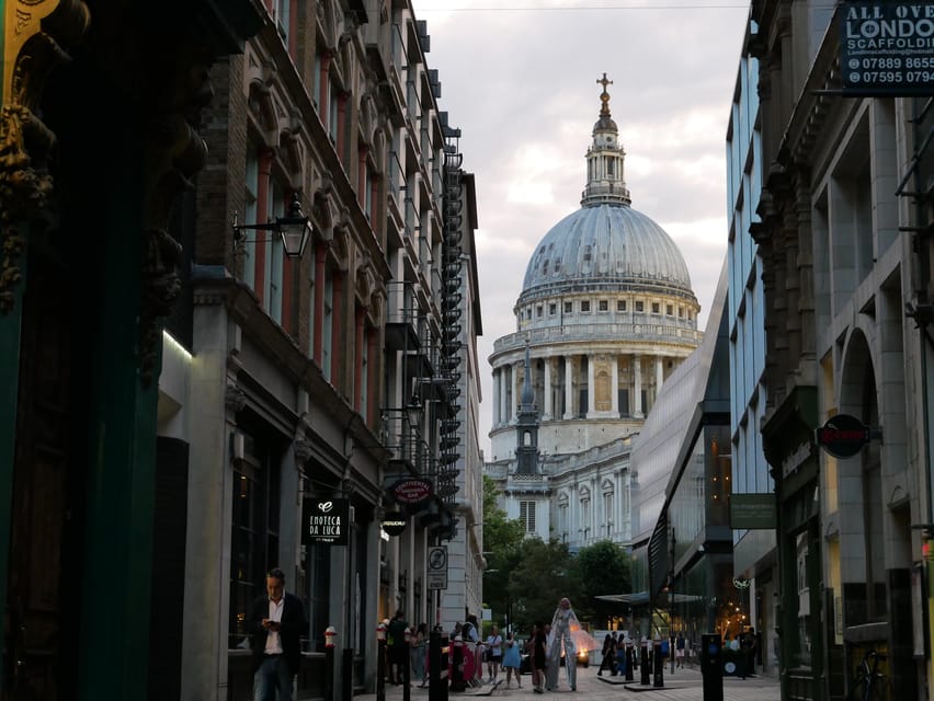 Shakespeare's London: Walking Tour - St Paul’s Cathedral and the Barbican: big landmarks with a purpose