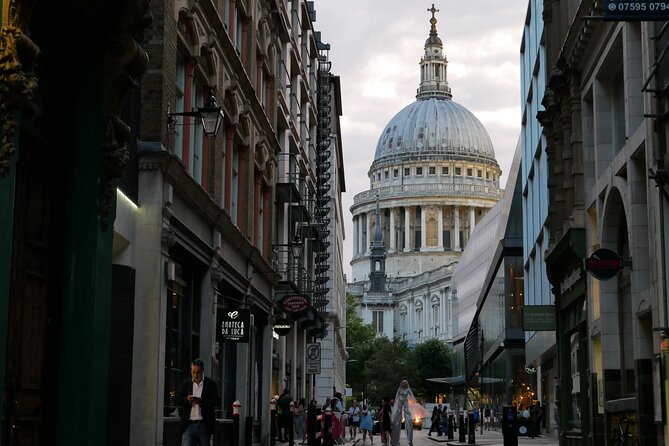 Shakespeare's Walking Tour in London - Guides who perform: what “actor-led” changes