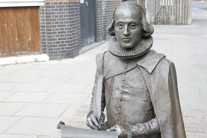 Shakespeare's Walking Tour in London - Where you start: Shoreditch High Street and the first streets