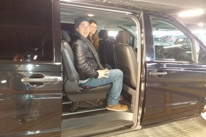 Shared Arrival Transfer London Airport to Hotel Accommodation - Finding Your Driver at Heathrow, Gatwick, and Stansted: The Part You Should Get Right