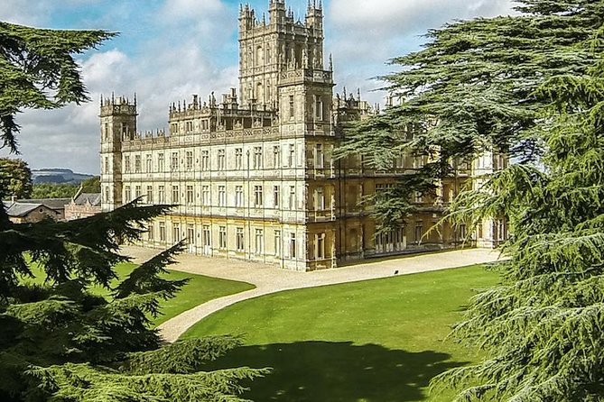 Shared Group Downton Abbey and Highclere Castle Tour from London - Cogges Manor Farm: the quiet start that makes the rest click