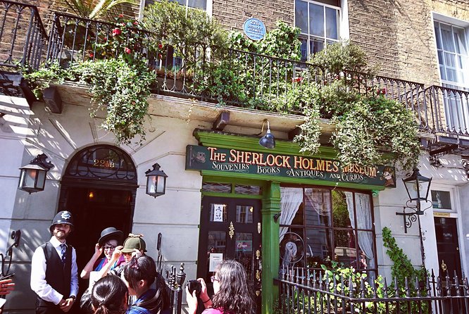 Sherlock Holmes BBC Series and Traditional Locations - A Very Small Group Tour - Speedy’s Sandwich Bar & Cafe: Your 221B Photo Time and Snack Break