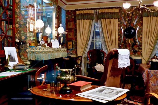 Sherlock Holmes Museum & Westminster Walking Tour - Westminster Abbey: coronations and 1,000+ years you can feel