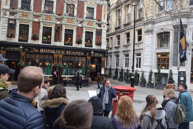 Sherlock Holmes Walking Tour in London - The pace: how to keep up without losing the story