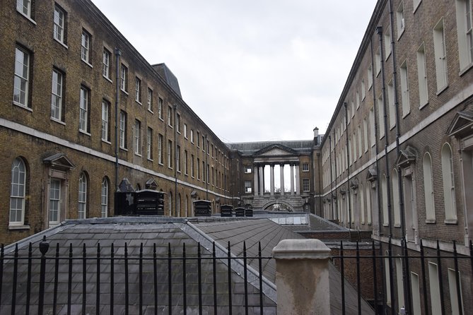 Sherlock Holmes Walking Tour in London - Price and value: why $23.61 can feel like a deal