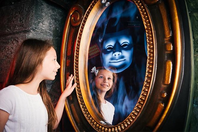 Shrek's Adventure! London Entrance Ticket - Inside the tour: Shrek’s Swamp, Poison Apple Pub, Mirror Maze