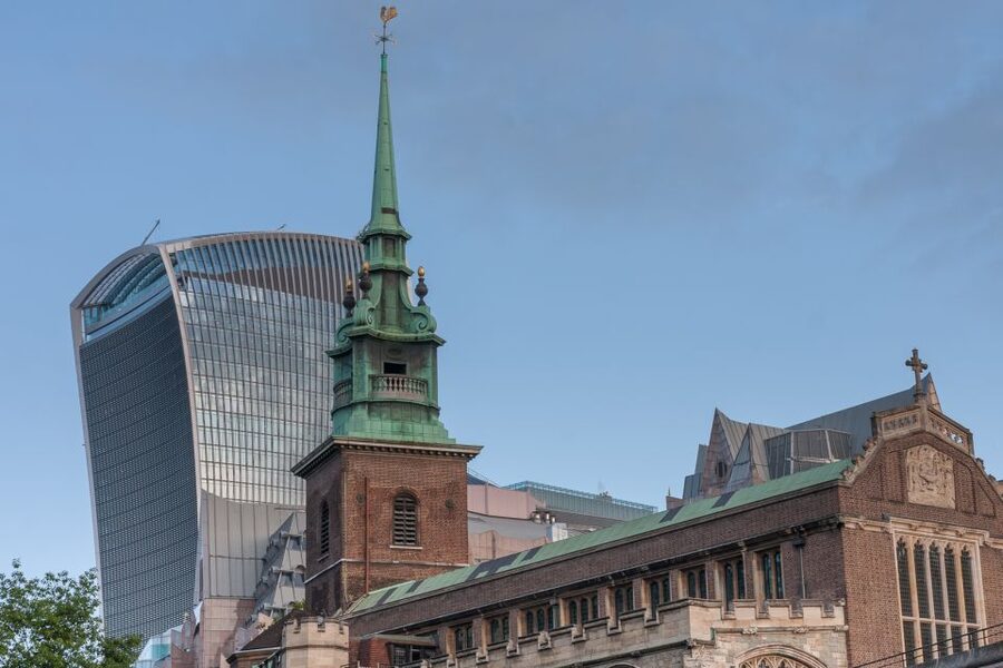 Skip-the-Line St Paul’s Cathedral Private Tour in London - Tower area history: Tower Hill Memorial and the medieval stronghold feel