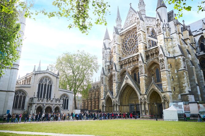 Skip the Line Tower of London & Westminster Tour and River Cruise - What You’re Paying For: A Guided Highlights Day That Moves
