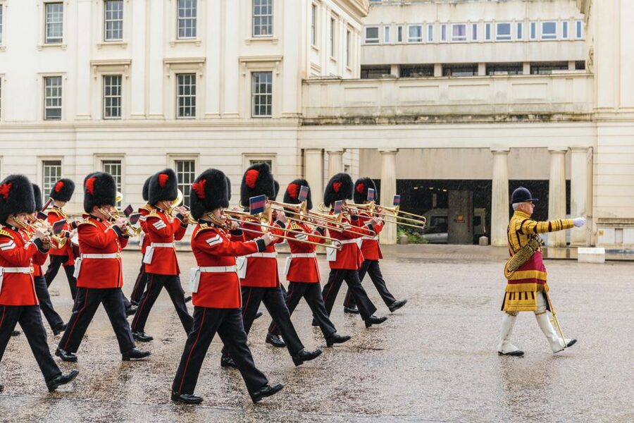 Skip the line Westminster Abbey & Guard Change Ceremonies - Meeting at Parliament Square: a clean start point