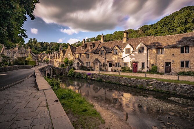 Small Group Cotswolds Village, Stonehenge and Bath Tour from London - Guide Energy: Why Names Like Lilly and Tony Show Up So Often