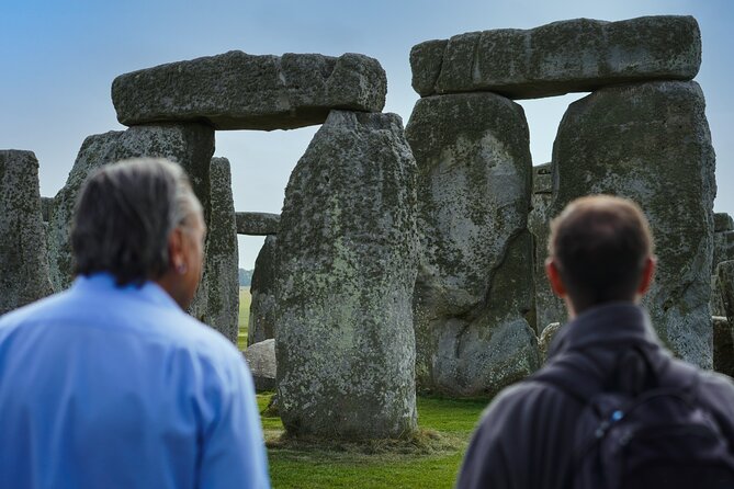 Small-Group Day Trip to Stonehenge, Bath and Windsor from London - Stonehenge first: getting your bearings at the chalk hills