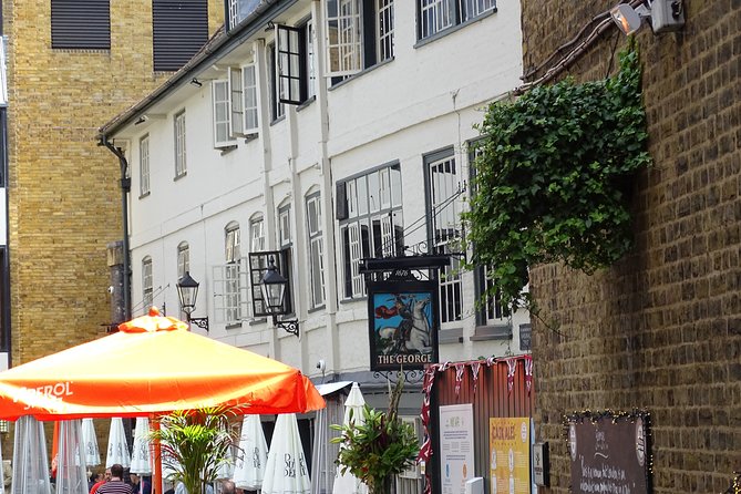 Southwark - an exclusive private walking tour full of surprises! - Hay’s Galleria: the quick Thames view that sets the tone
