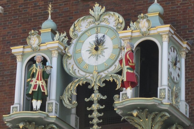 St James' & Mayfair - Private Tour of London's Royal & Aristocratic Villages - Royal Academy of Arts: architecture with a long resume