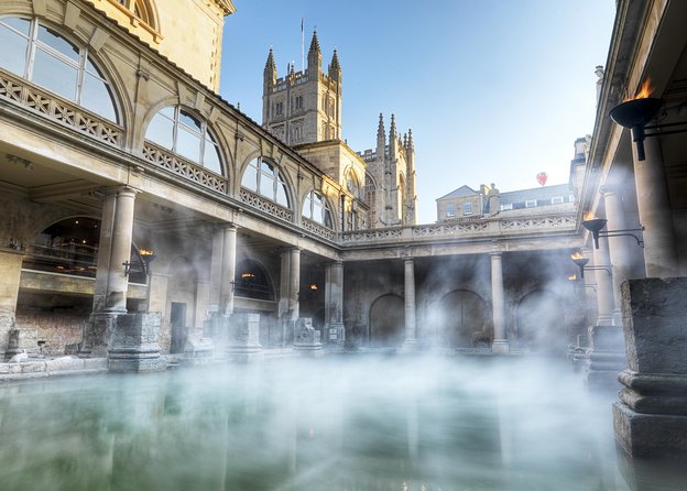 Stonehenge and Bath Guided Day Tour from London - Live Guide vs Audio Guides: Getting the Story in Two Modes