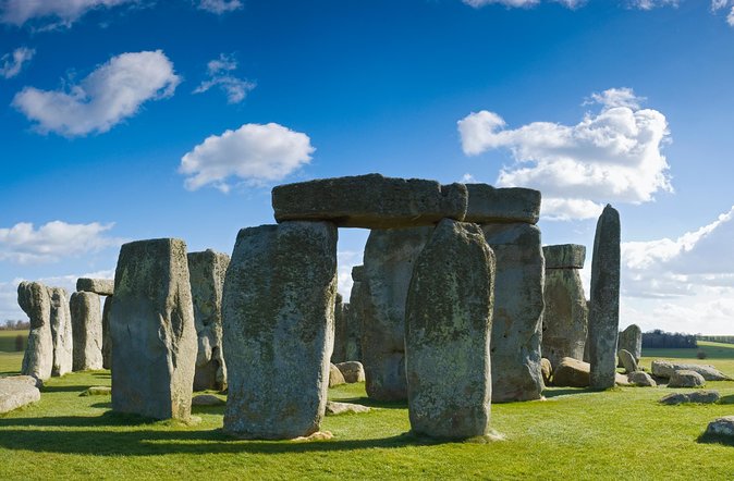 Stonehenge and The Stone Circles of Avebury Day Trip from London - From Earl’s Court to Wiltshire in one smooth day