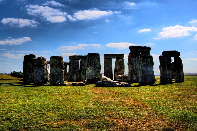 Stonehenge and Windsor from London - Coach comfort and Wi‑Fi: the ride is part of the value