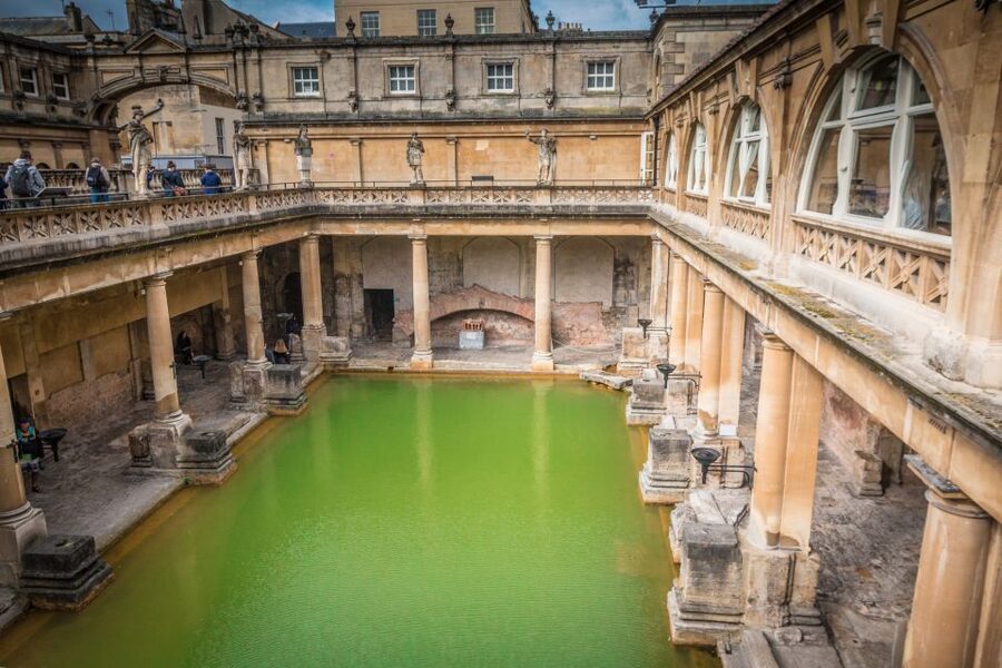 Stonehenge & Bath: Full-Day Coach Tour from London - Roman Baths option: what you gain if you buy in