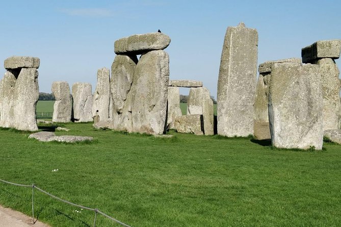 Stonehenge & Bath Private Day Tour from London - Comfort details: air-conditioned car, bottled water, and parking handled