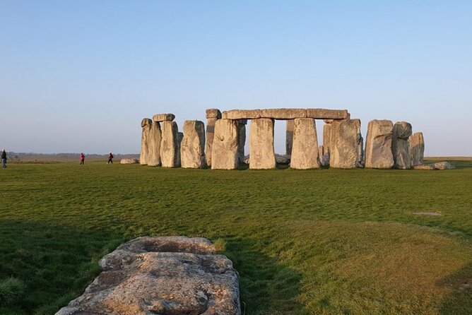 Stonehenge & Bath Private driverTours - Lunch at a country pub: where the day gets more human