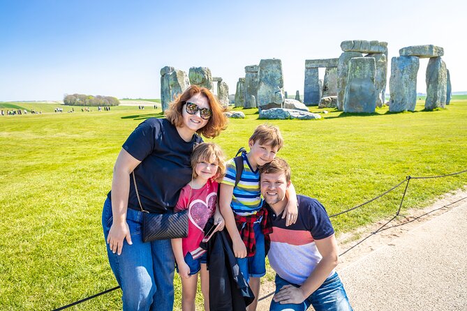 Stonehenge Inner Circle Tour - The Victoria meeting and coach ride: how the day starts