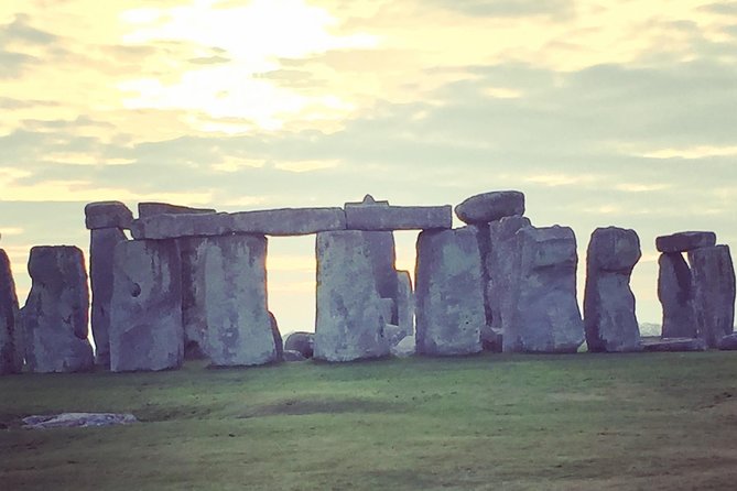 Stonehenge Private Car Tour with Driver Guide - Woodhenge in 15 minutes: quick stop, free entry, real context
